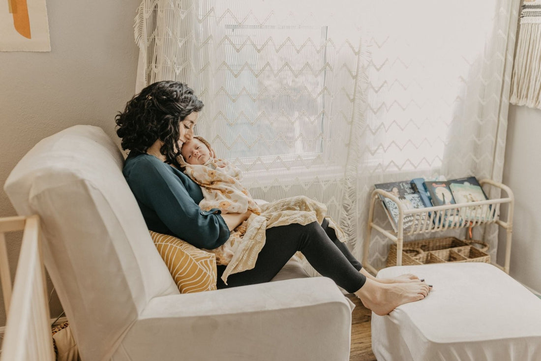 baby bedtime routine with mom