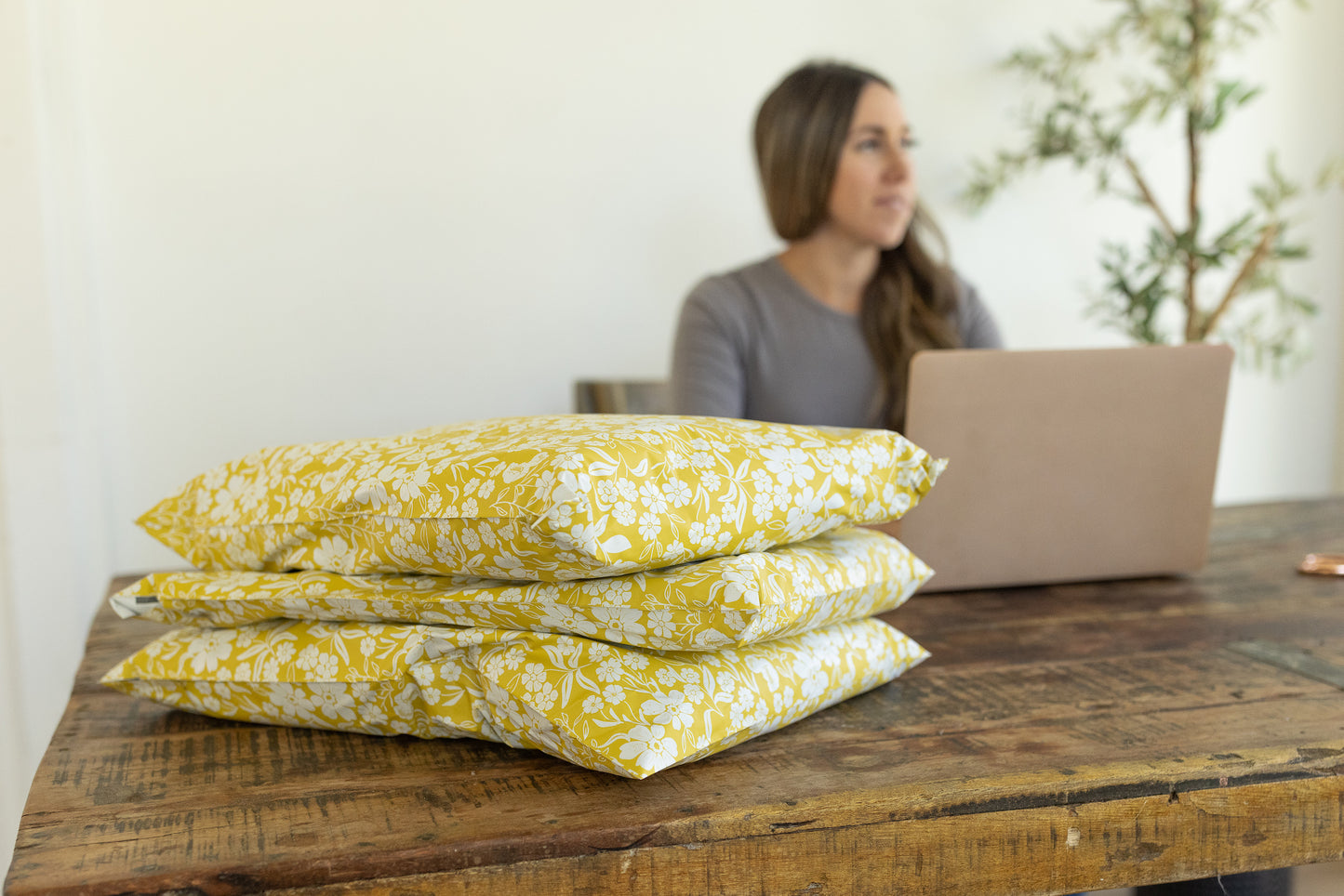 14.5x19 Poly Mailer: Floral Block Print (Yellow)