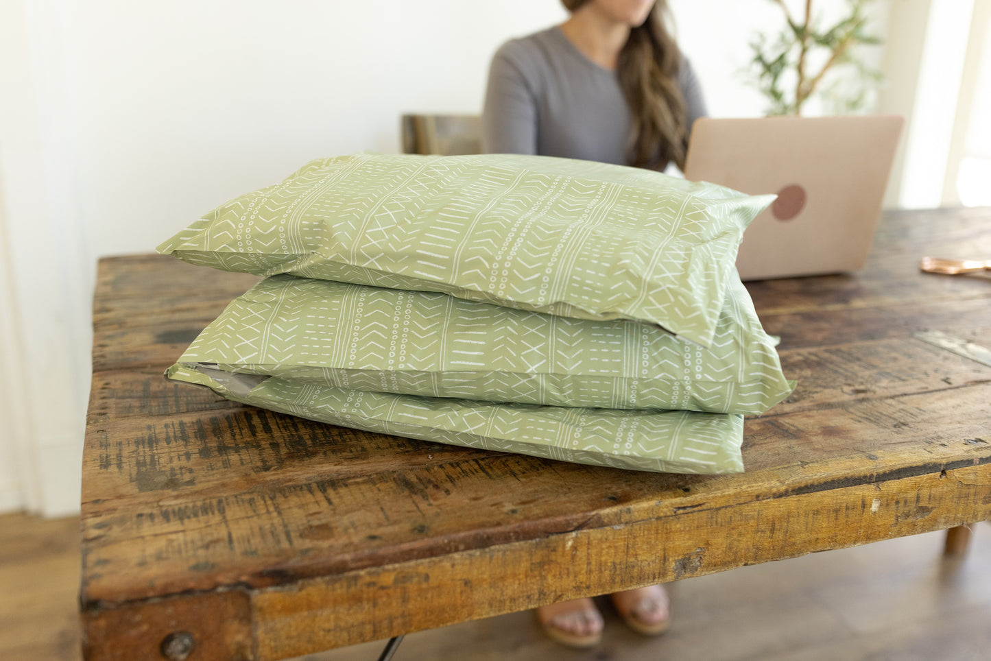 14.5x19 - Poly Mailer: Geo Boho Pattern (Sage Green)