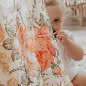 3 Ways for a Baby to Play with a Blanket